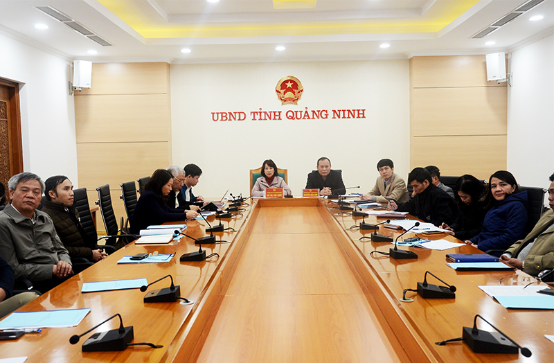 Đồng chí Vũ Thị Thu Thủy, Phó Chủ tịch UBND tỉnh chú trì Hội nghị tại điểm cầu Quảng Ninh.
