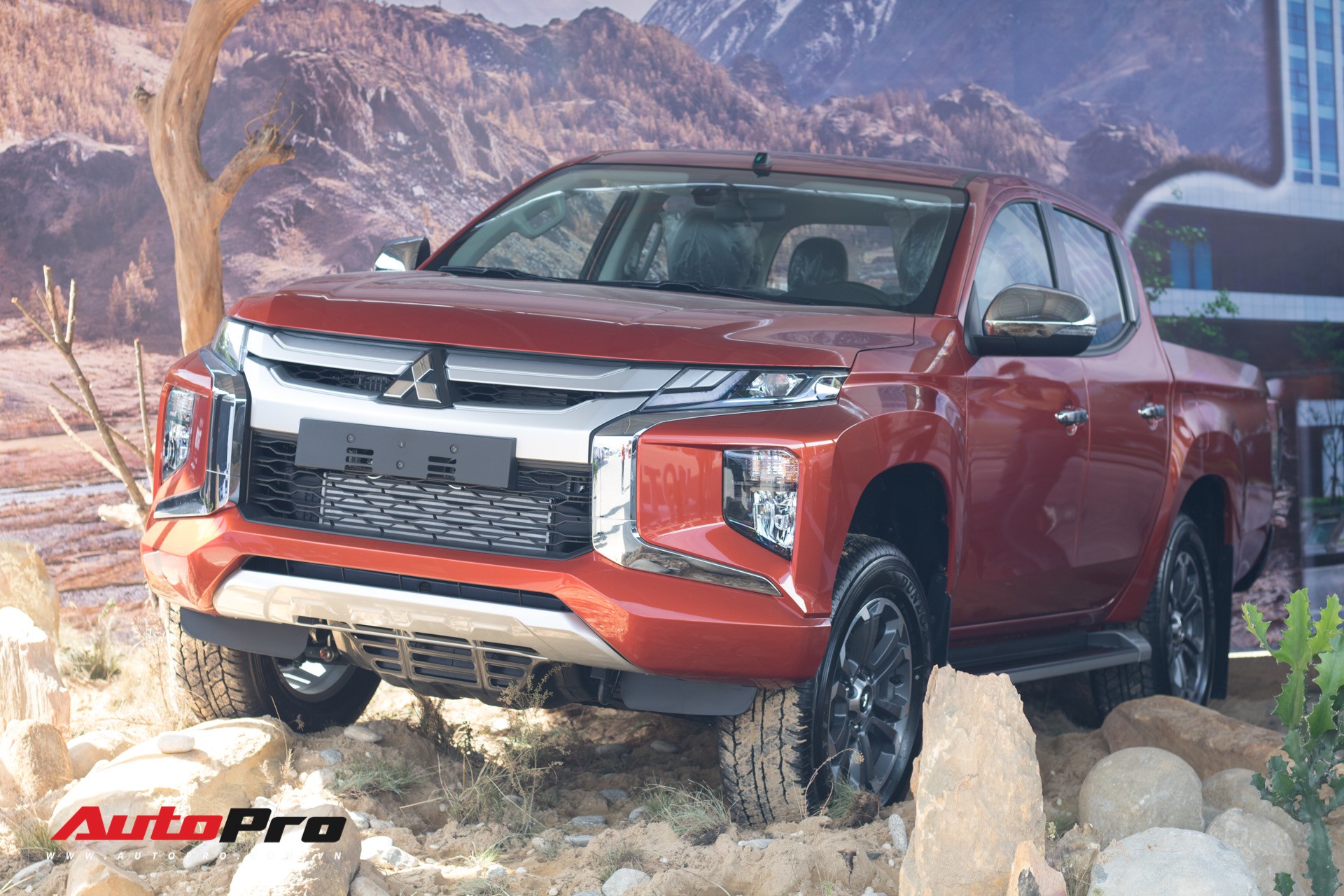 Mitsubishi Triton 2019 có 2 biến thể tại Việt Nam, bán cùng cũng các phiên bản cũ.