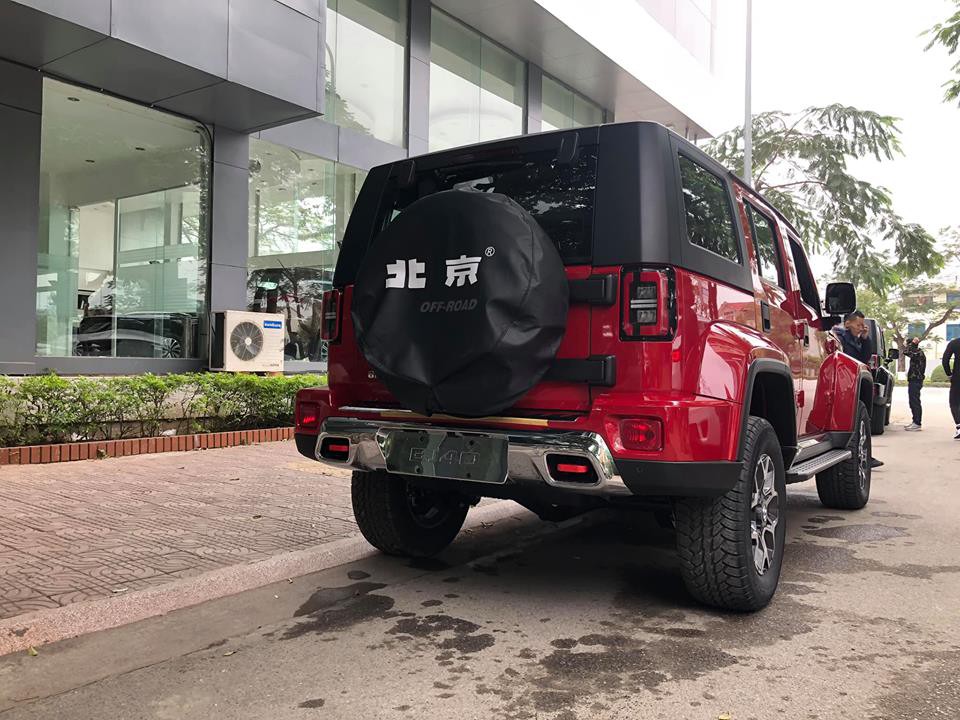 Thiết kế BJ40L khiến liên tưởng đến Jeep Wrangler.