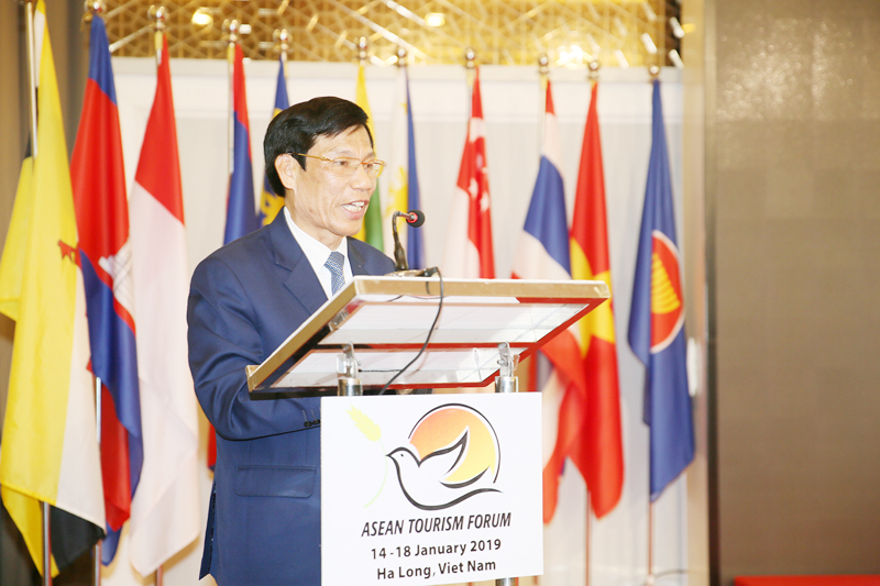 Bộ trưởng Bộ Văn hóa, Thể thao và Du lịch Nguyễn Ngọc Thiện phát biểu tại lễ bế mạc