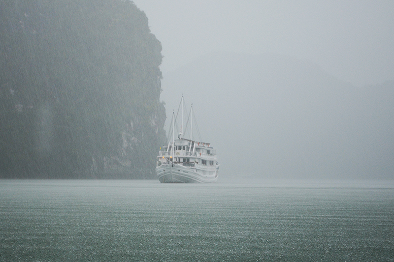Quảng Ninh đón gió mùa đông bắc, trời rét.