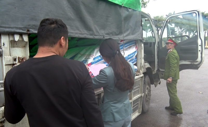 Hàng hóa qua Trạm luôn được kiểm tra nhằm thwucj hiện tốt công tác thu thuế nhập khẩu bổ sung cũng như thuế lưu thông.