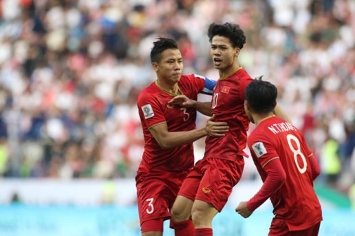  Công Phượng hiện đang sánh ngang thành tích ghi bàn với Hwang Ui-jo, tiền đạo ngôi sao của tuyển Hàn Quốc và hiện đang là người đá cặp ăn ý với Son Heung-min. 
