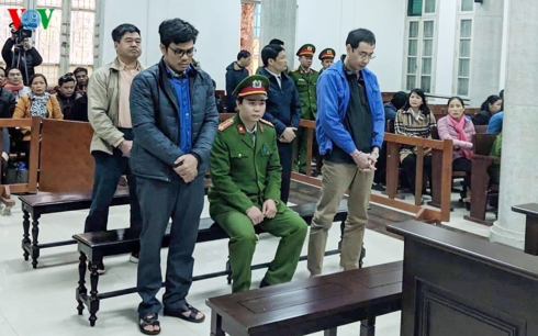Từ trái qua: Các bị cáo Nguyễn Hoài Giang, Phạm Xuân Quang, Đinh Văn Ngọc, Vũ Mạnh Tùng.