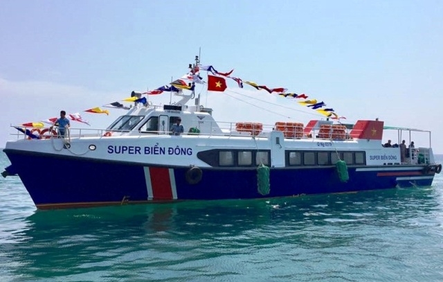 Tàu chở khách Lý Sơn đâm chìm tàu cá