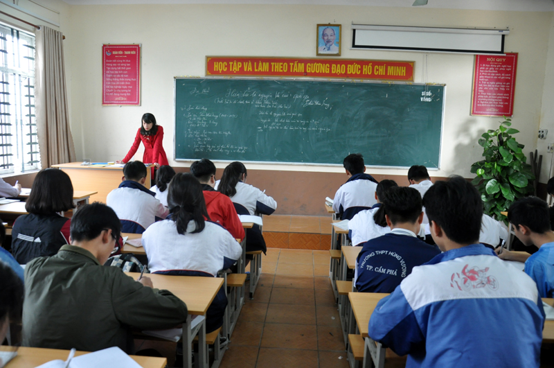 Một tiết học của cô và trò Trường THPT Hùng Vương