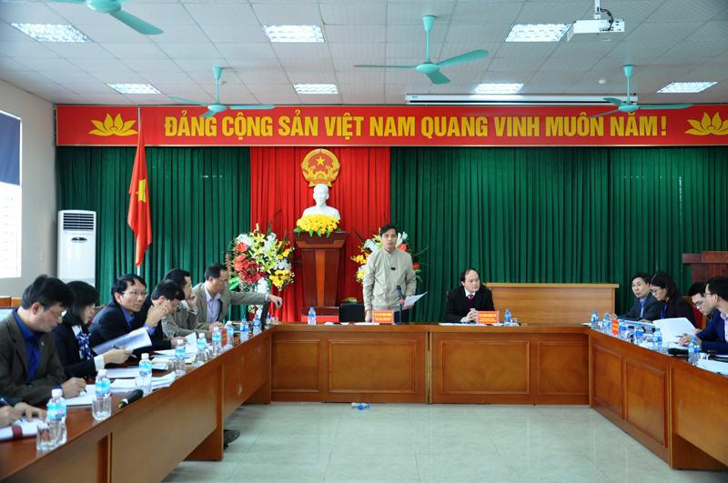 Phó Chủ tịch UBND tỉnh Vũ Văn Diện chủ trì buổi đối thoại với 8 hộ dân tổ 4B, khu 1A, phường Hồng Hải, TP Hạ Long 