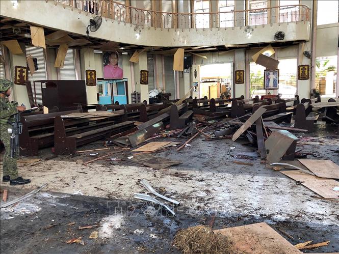 Hiện trường đổ nát tại nhà thờ ở Jolo, tỉnh Sulu, Philippines sau vụ đánh bom ngày 27/1/2019. Ảnh: AFP/TTXVN