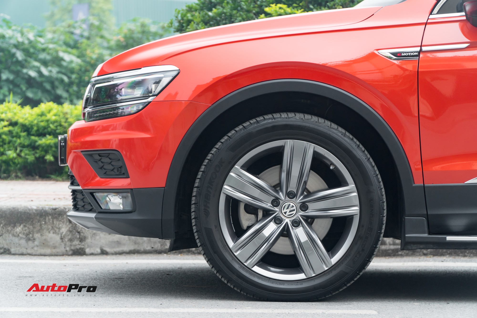 VW trang bị cho Tiguan Allspace cặp mâm tiêu chuẩn lên tới 19 inch.