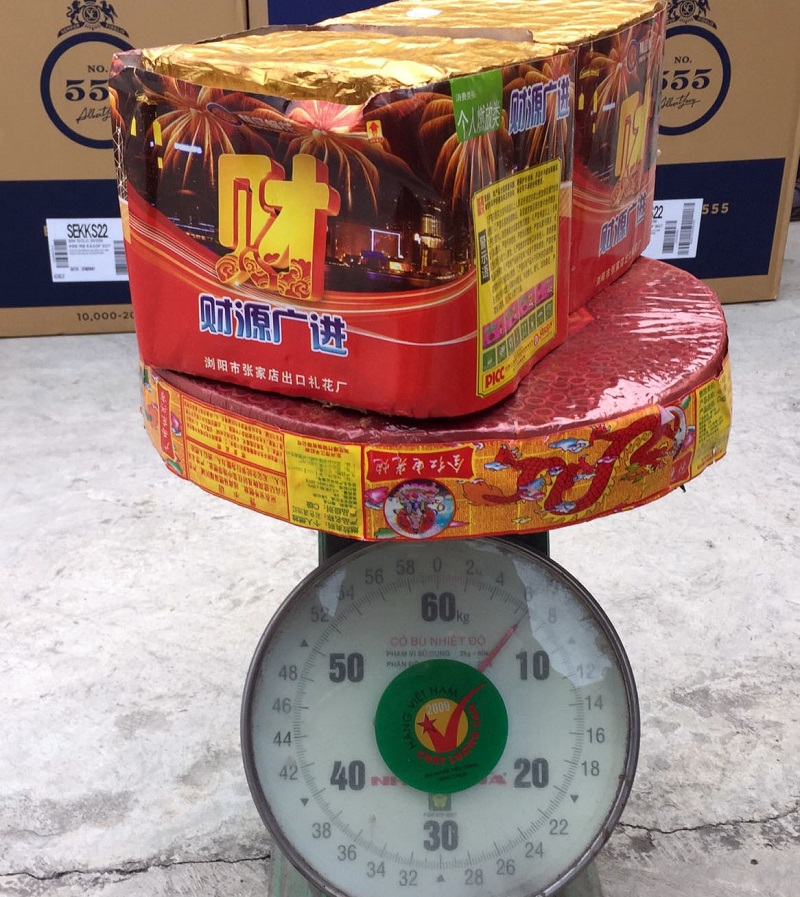 Cùng tang vật 6,6kg pháo.