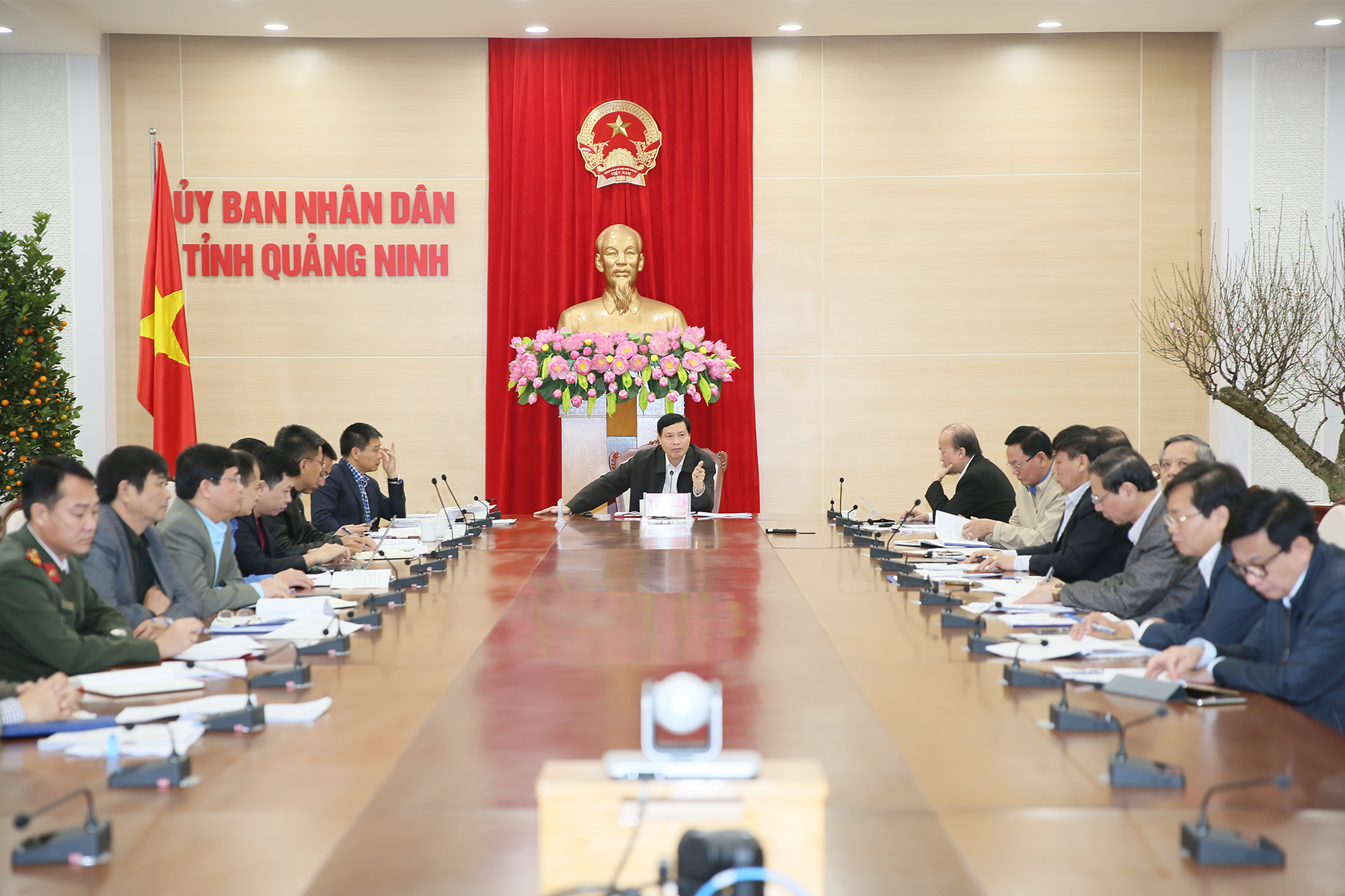 Đồng chí Nguyễn Đức Long, Phó Bí thư Tỉnh ủy, Chủ tịch UBND tỉnh chủ trì buổi làm việc.