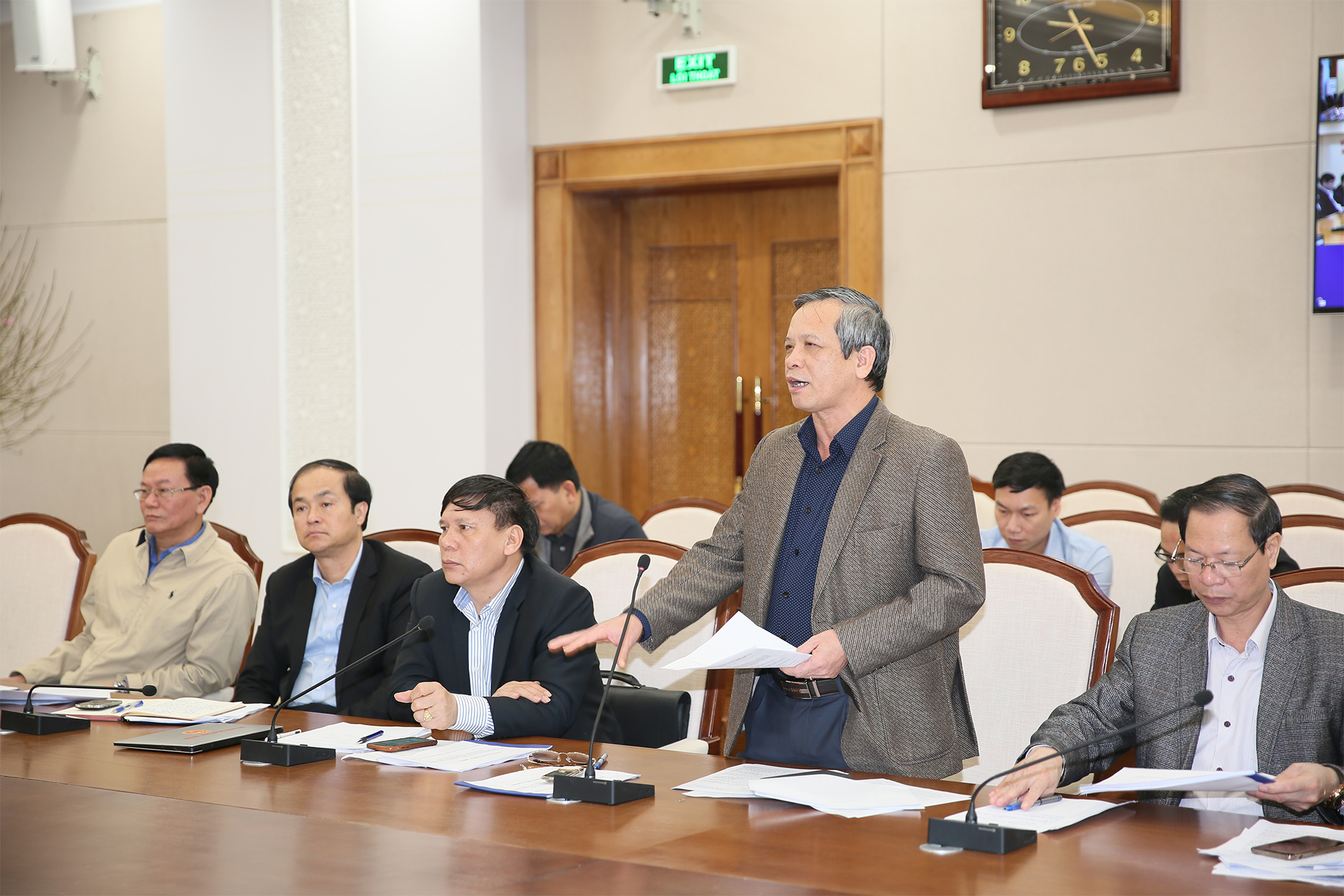 Đại diện lãnh đạo các sở, ngành tham gia ý kiến thao gỡ khó khăn để triển khai dự án.