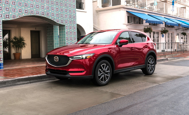 So với các đối thủ cùng phân khúc, Mazda CX-5 2018 thể hiện ưu điểm nổi trội về giá bán.
