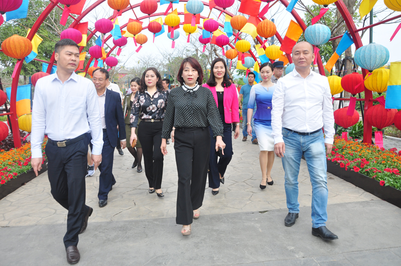 Đồng chí Vũ Thị Thu Thủy, Phó Chủ tịch UBND tỉnh kiểm tra 