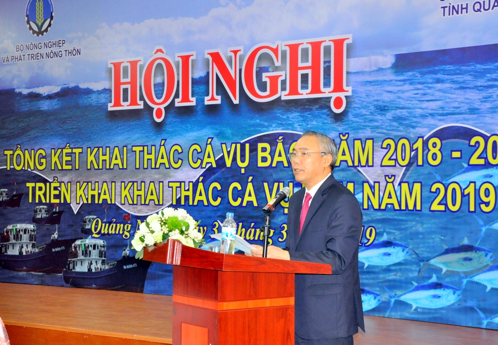 Thứ trưởng Bộ Nông nghiệp và Phát triển nông thôn  Phùng Đức Tiến phát biểu tại hội nghị.