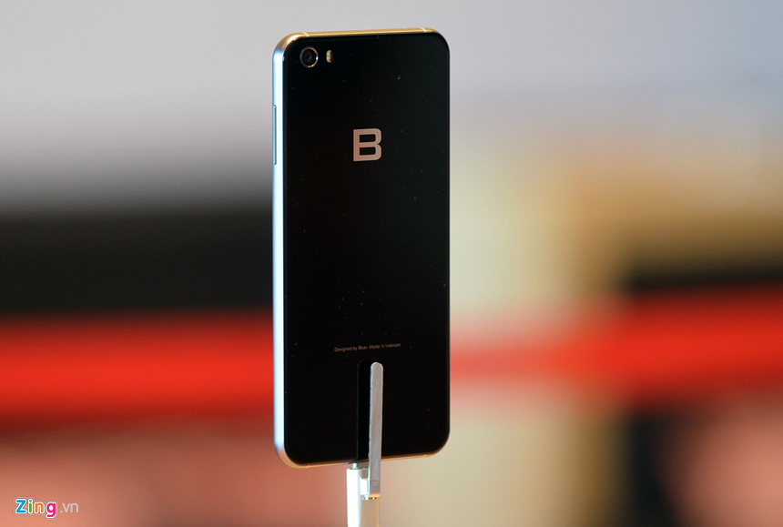 Bphone 3 có nhiều tiến bộ sau thời gian dài nhận 