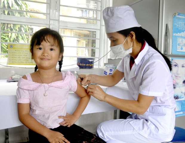Cần tiêm chủng đầy đủ và đúng lịch để phòng bệnh. Ảnh minh họa.