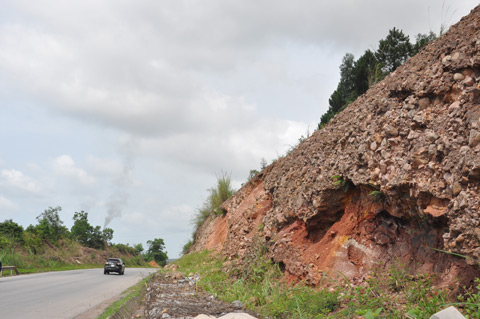Ăn sâu vào chân mái Taluy