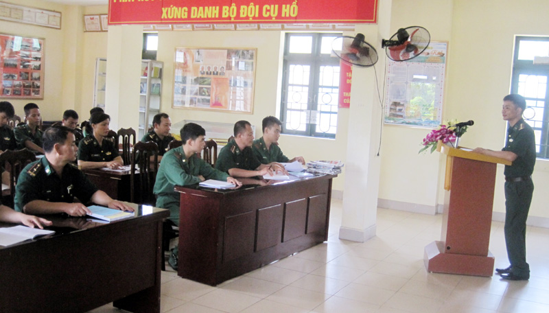 Một buổi sinh hoạt chính trị, tư tưởng ở Hải đội 2 Biên phòng tỉnh