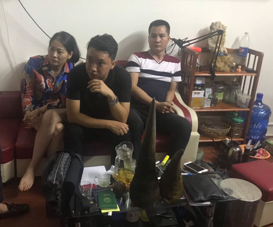 Các đối tượng có hành vi mua bán trái phép sừng Tê giác.