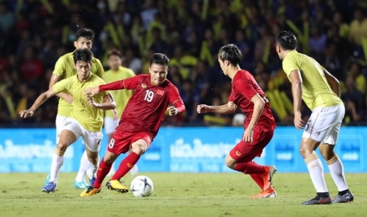  ĐT Việt Nam đã có những bước tiến mạnh mẽ trong khi ĐT Thái Lan rơi tự do sau AFF Cup 2016.