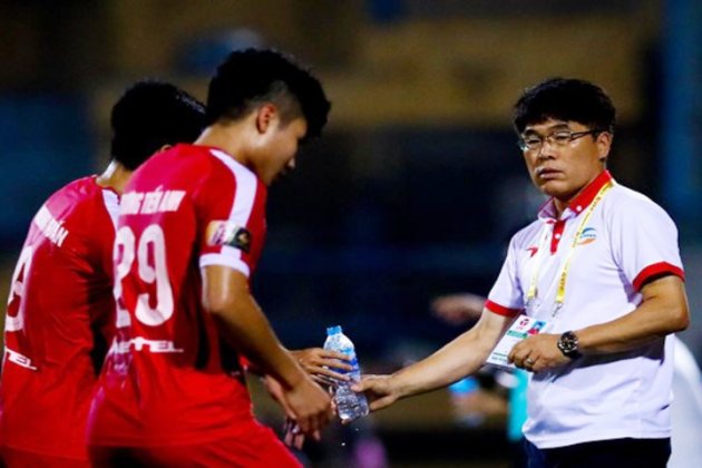  HLV Lee Heung Sil thôi dẫn dắt Viettel sau vòng 12 V-League.