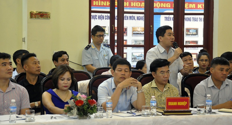 Đại biểu doanh nghiệp phát biểu nêu những vướng mắc, khó khăn trong liên quan tới hoạt động XNK tại các cảng biển.