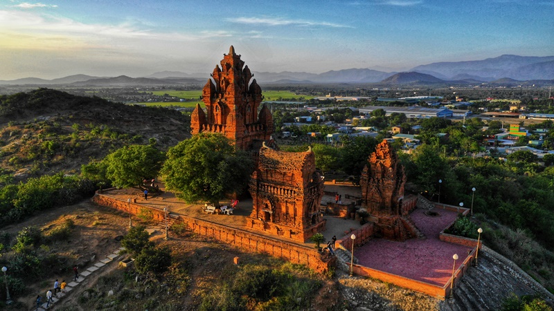 Văn hóa bản địa đậm đặc tại SunBay Park Hotel & Resort Phan Rang.