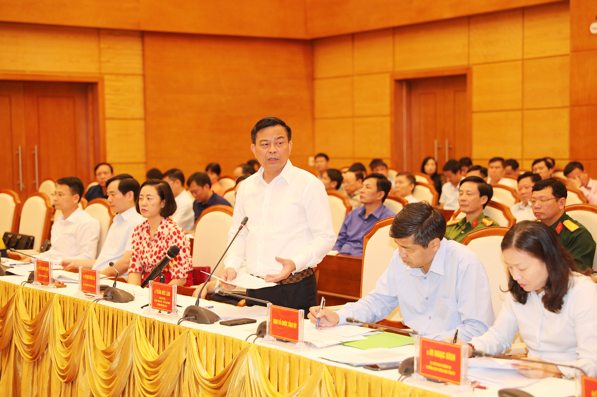 Lãnh đạo TP Hạ Long, huyện Hoành Bồ báo cáo 