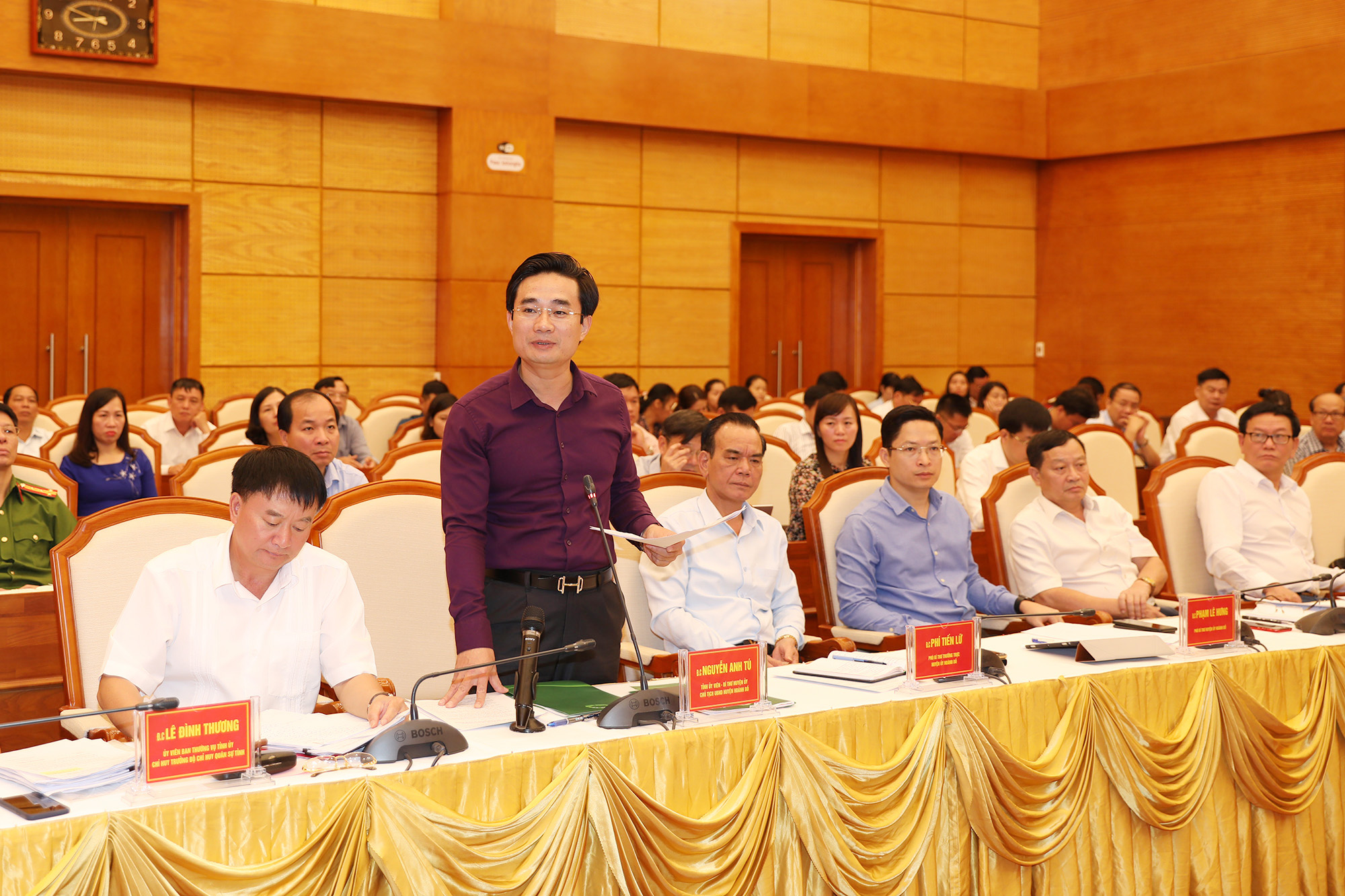 Lãnh đạo TP Hạ Long, huyện Hoành Bồ báo cáo kết quả thực hiện Nghị quyết số 18-NQ/TU.
