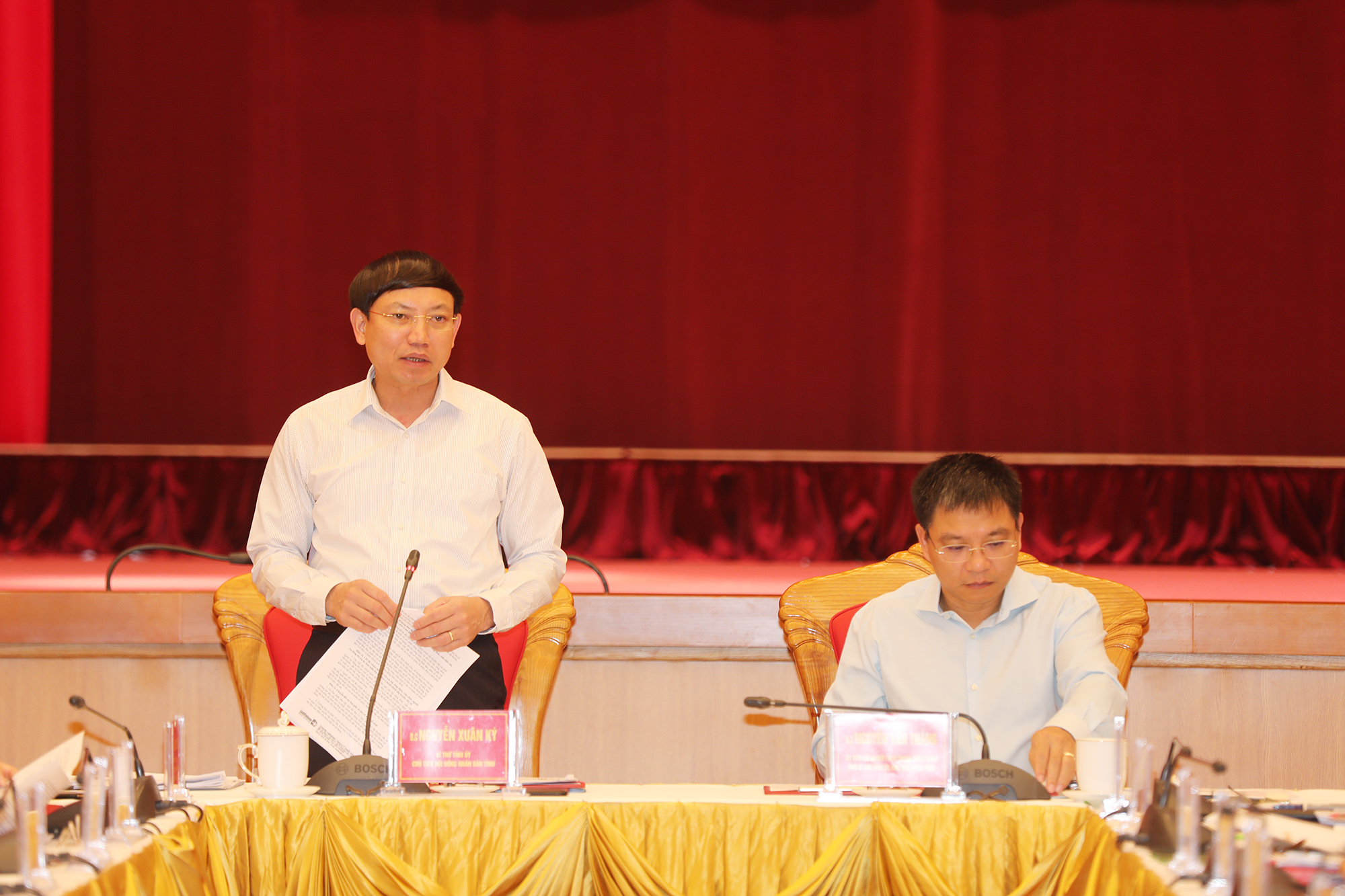 Đồng chí Nguyễn Xuân Ký, Phó Bí thư Thường trực Tỉnh ủy, Chủ tịch HĐND tỉnh chủ trì buổi làm việc