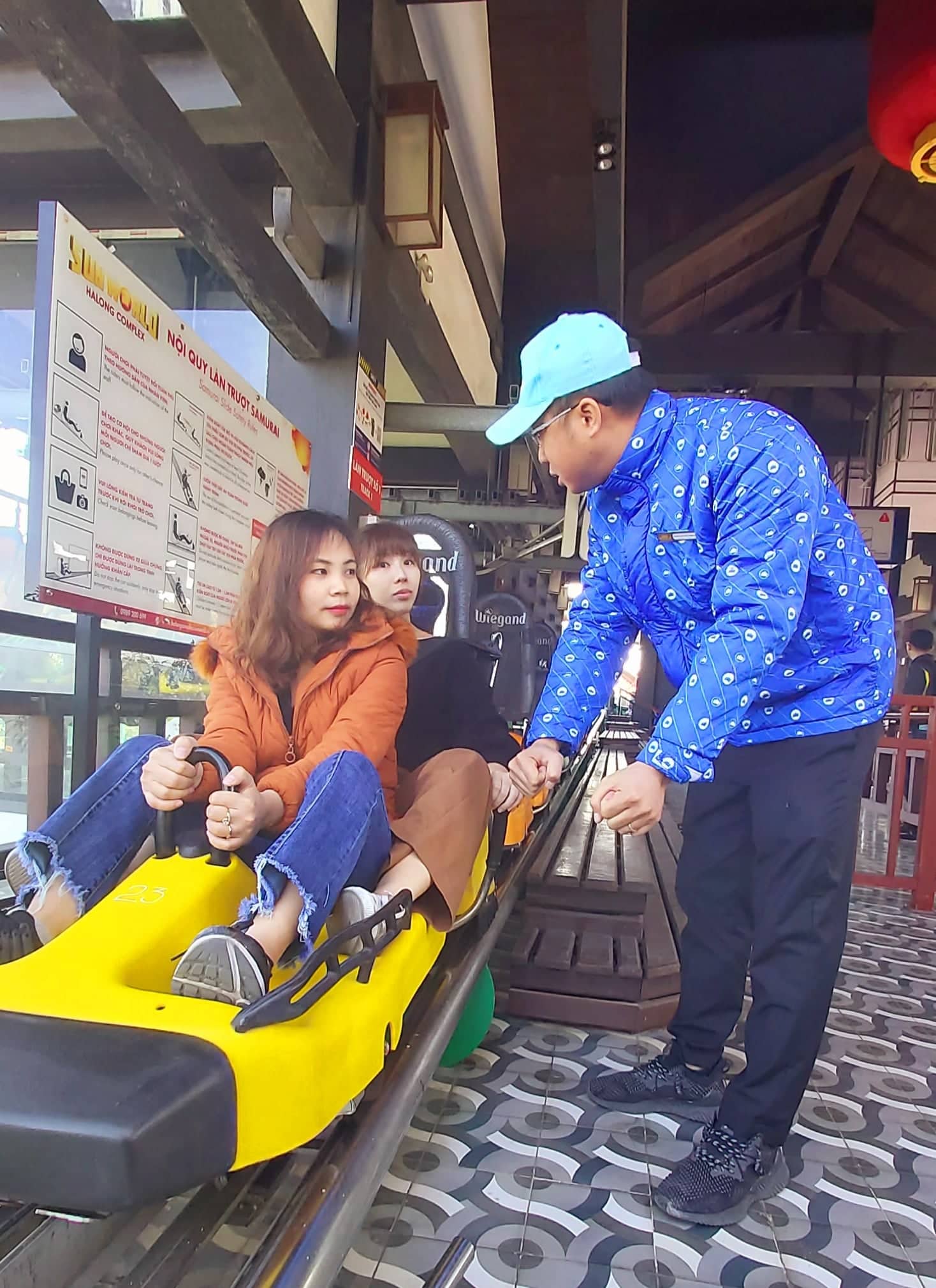 Và ... được lắp tại khu vực 