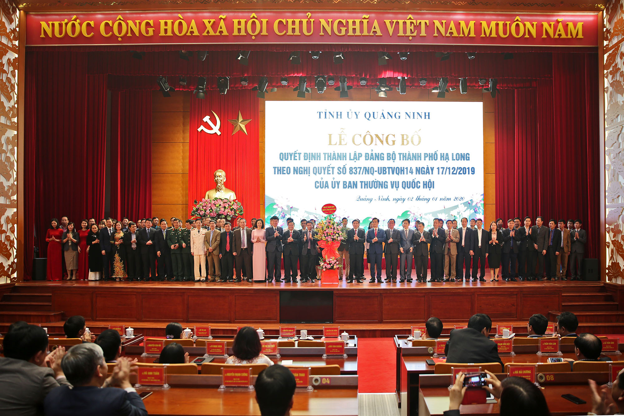 Ban Chấp hành Đảng bộ TP Hạ Long mới ra mắt.