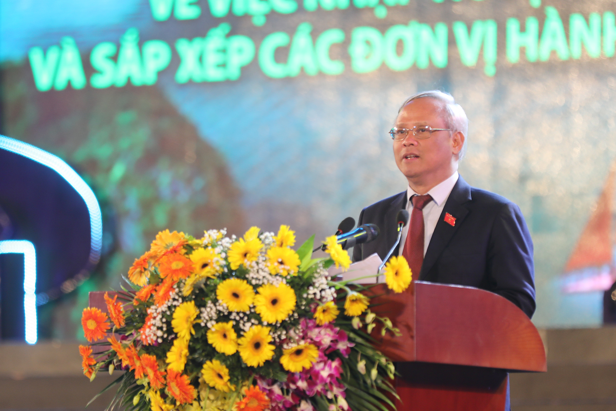 Đồng chí uông Chu lưu