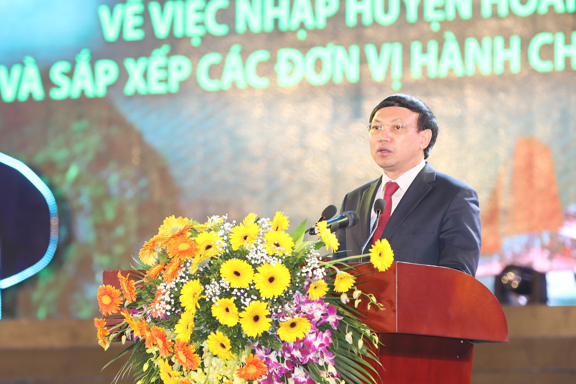 Đồng chí Nguyễn Xuân Ký, Bí thư Tỉnh ủy, Chủ tịch HĐND tỉnh, phát biểu đáp từ.