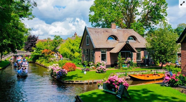 Làng Giethoorn không có đường đi và không xuất hiện ô tô suốt hơn 700 năm qua
