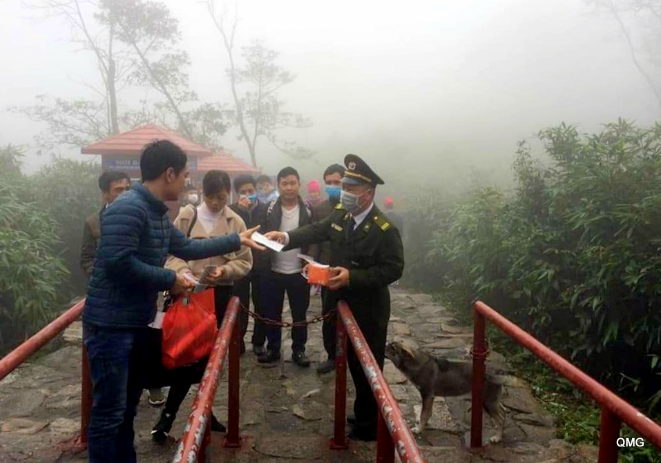 Công tác phối hợp quản lý, tuyên truyền phòng chống dịch và bảo vệ sức khỏe du khách hành hương được thực hiện tốt cả ở Tây Yên Tử, thuộc địa phận tỉnh Bắc Giang.