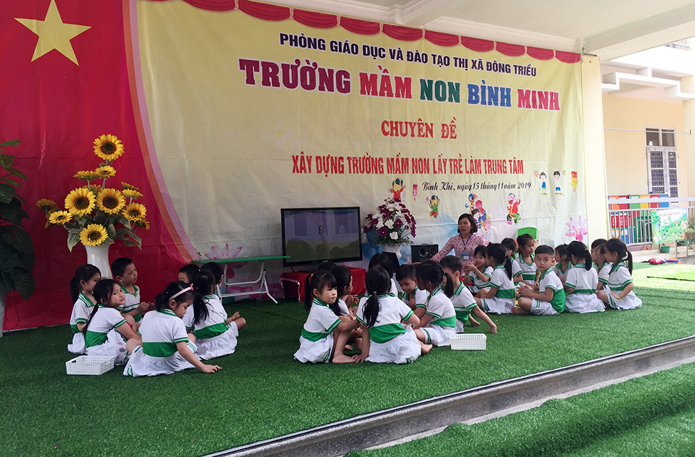 Cô và trò Trường Mầm non Bình Minh (xã Bình Khê, TX Đông Triều), sinh hoạt chuyên đề 