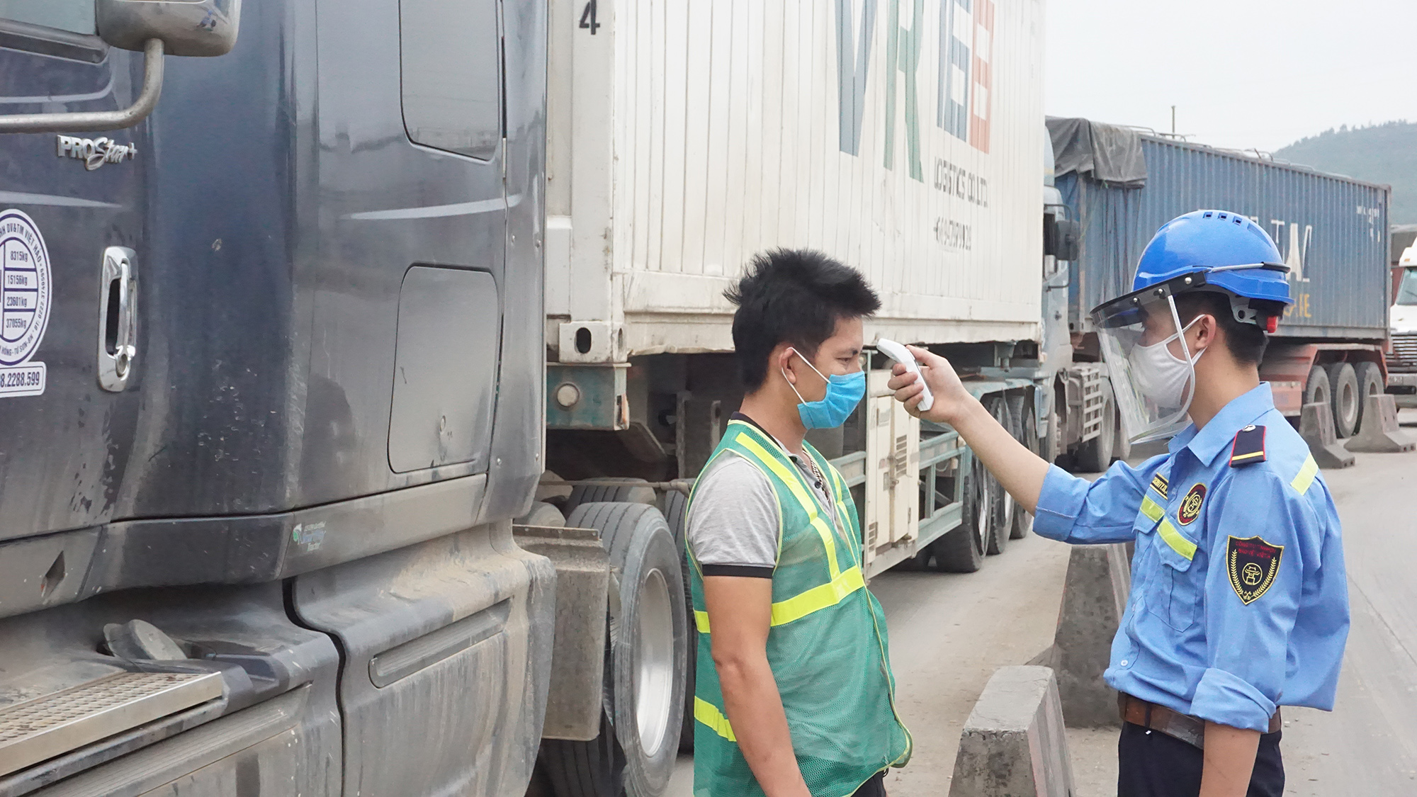 Công tác kiểm tra thân nhiệt cho các lái xe, nhân viên đều được thực hiện đầy đủ, nghiêm túc nhằm đảm bảo phòng chống dịch bệnh.