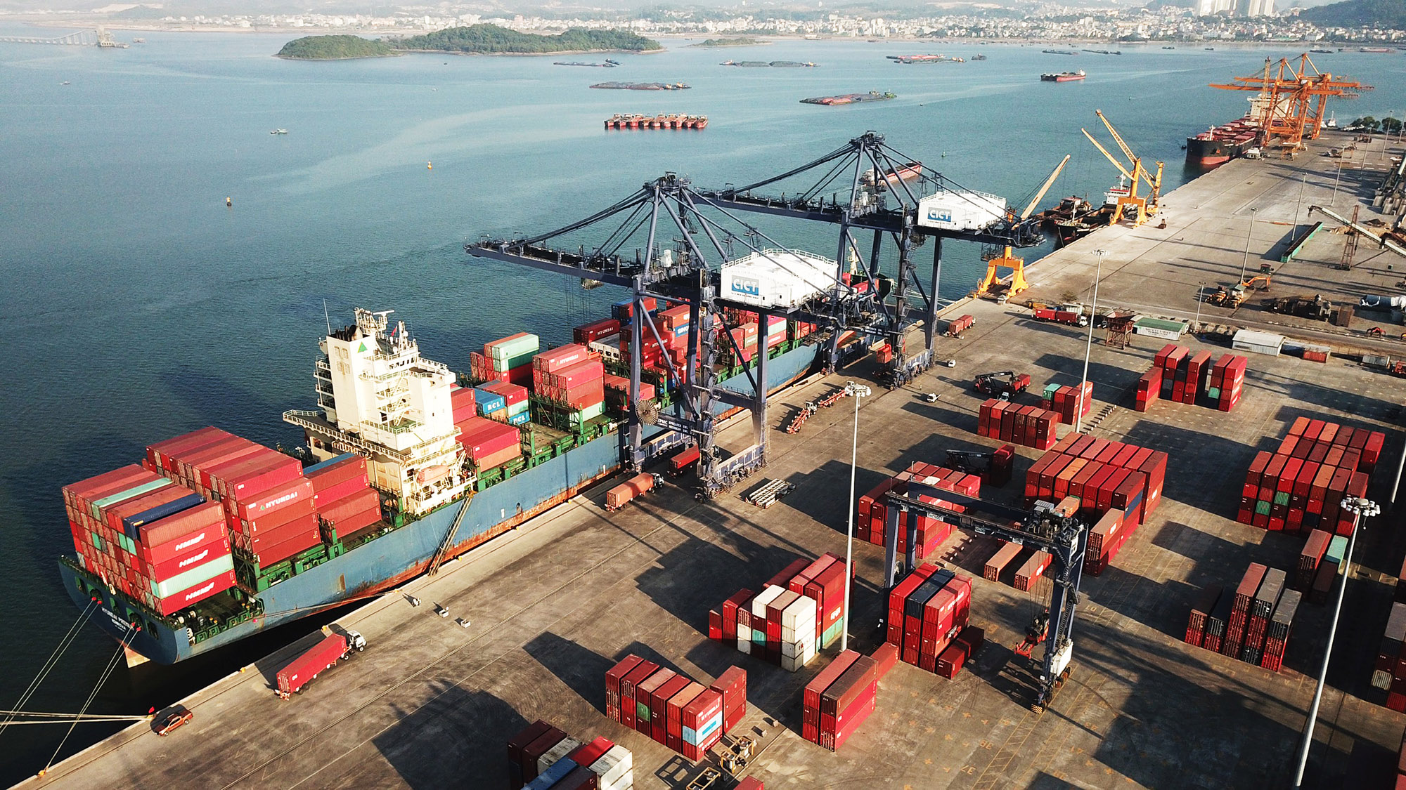 Trong 3 tháng đầu năm 2020, Cảng CICT đã thực hiện bốc xếp trên 1,1 triệu tấn hàng hóa các loại, tăng 43% so với cùng kỳ năm 2019.
