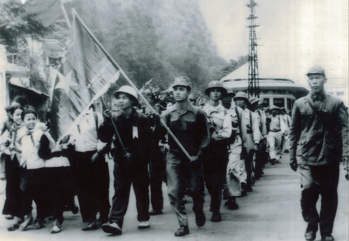 Binh đoàn Than xuất quân.