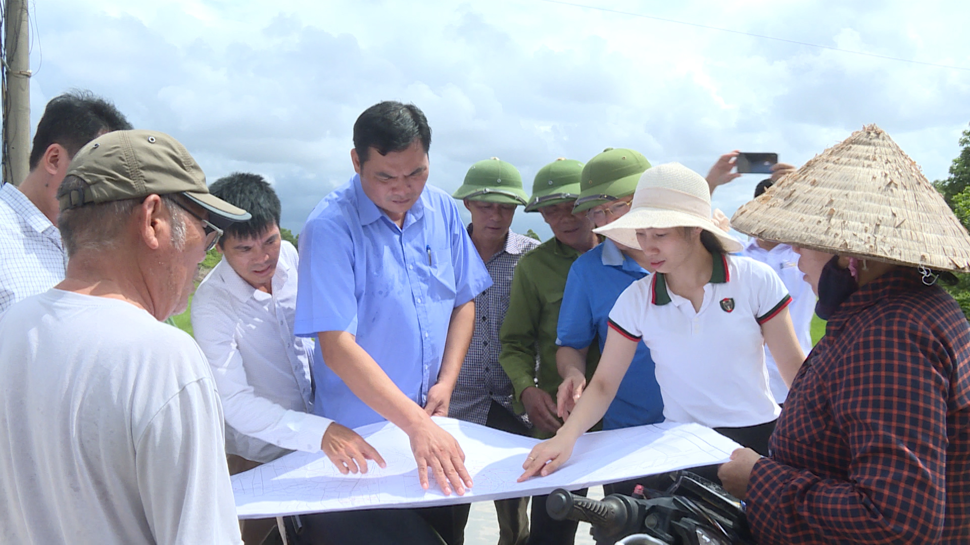 Ban chỉ đạo GPMB TP Móng Cái triển khai phương án thực hiện GPMB tại các xã có diện tích đất nằm trong quy hoạch dự án cao tốc Vân Đồn - Móng Cái sau điều chỉnh.