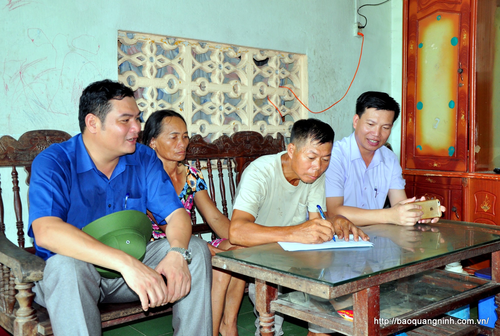 gia đình anh Phùn Mằn Tắc (thôn 5, xã Quảng Nghĩa)