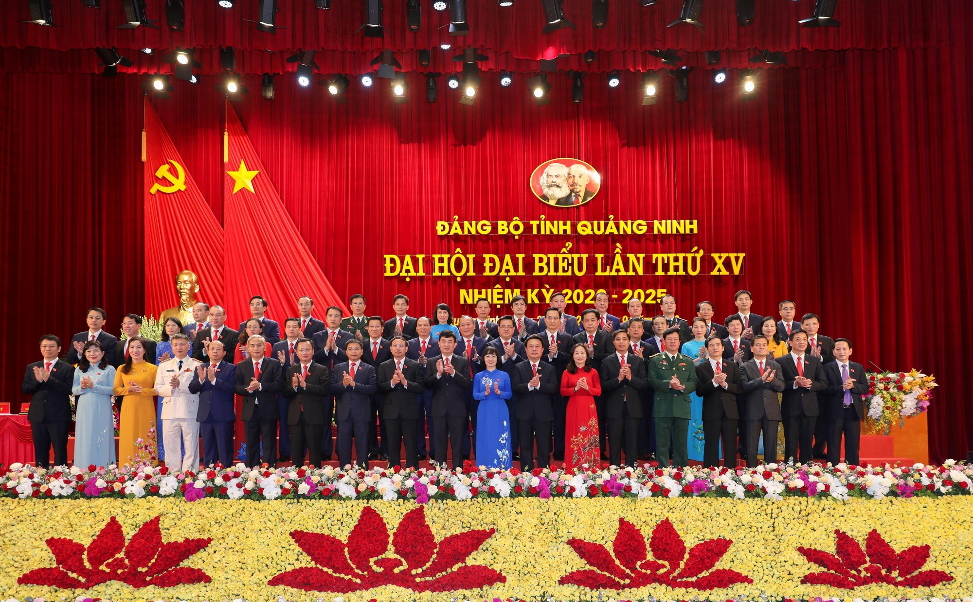 Ban Chấp hành Đảng bộ tỉnh Quảng Ninh nhiệm kỳ thứ XV ra mắt Đại hội.