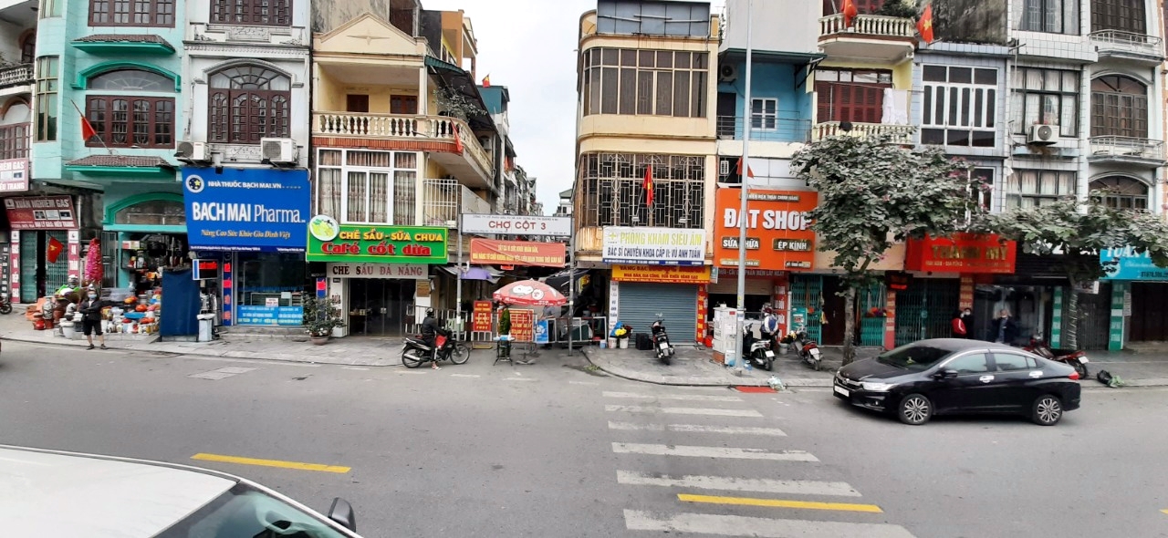 Chợ Cột 3 bị dừng hoạt động do vi phạm nghiêm trọng các quy định trong công tác phòng, chống dịch Covid-19.