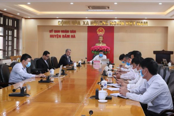 Lãnh đạo UBND huyện Đầm Hà làm việc với Tập đoàn Mavin về việc khảo sát, dự kiến triển khai dự án tổ hợp chăn nuôi tại huyện, tháng 3/2021.