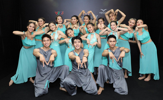 Quang Đăng dẫn học trò oanh tạc gameshow Nhóm nhảy siêu Việt - Ảnh 5. Quang Đăng dẫn học trò oanh tạc gameshow Nhóm nhảy siêu Việt - Ảnh 5.