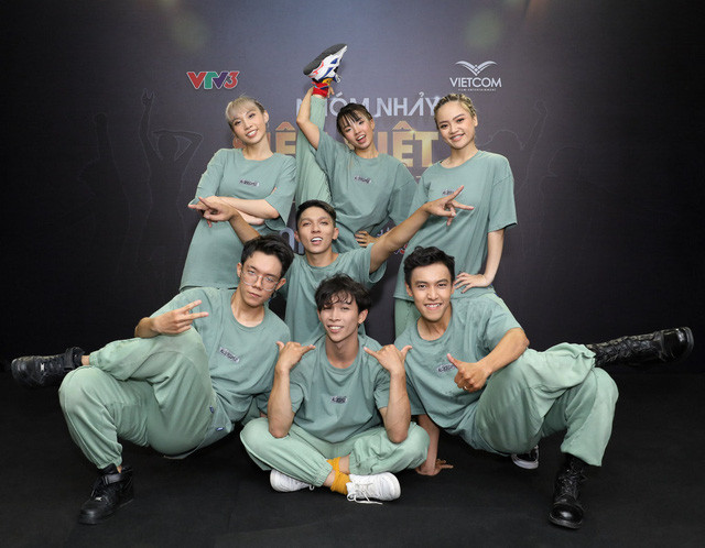 Quang Đăng dẫn học trò oanh tạc gameshow Nhóm nhảy siêu Việt - Ảnh 9. Quang Đăng dẫn học trò oanh tạc gameshow Nhóm nhảy siêu Việt - Ảnh 9.