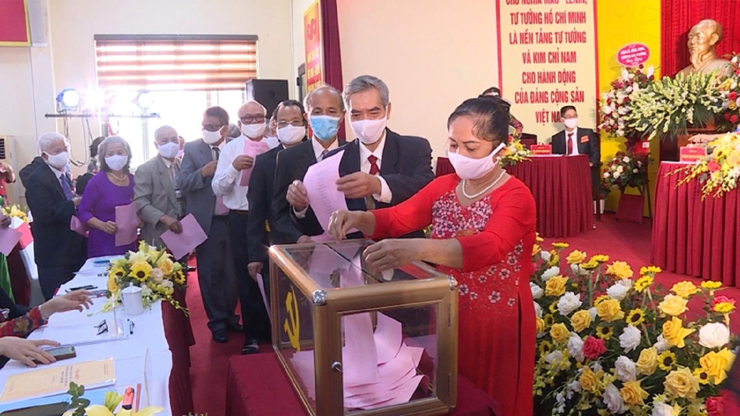 Ảnh với chú thích