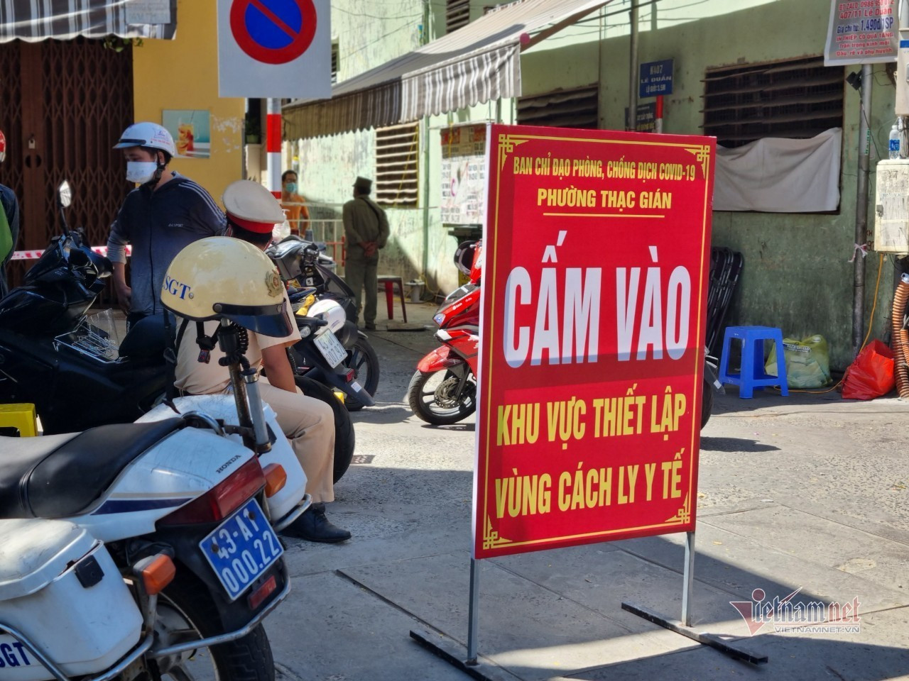 Đà Nẵng phong tỏa tạm thời gần 1.200 hộ dân liên quan đến ca mắc Covid-19